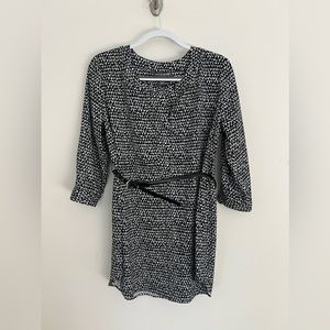 A Pea in the Pod *Maternity*  top with belt